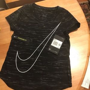 NWT Girls Nike Stay Dry Shirt, XS